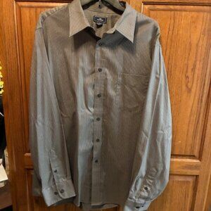 Docker's Men's Button down gray and black striped long sleeved shirt. Size XL